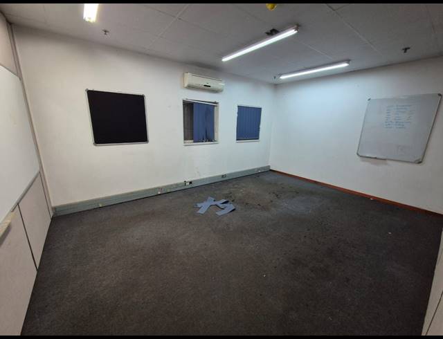 7,250M² INDUSTRIAL YARD TO LET IN ROODEKOP